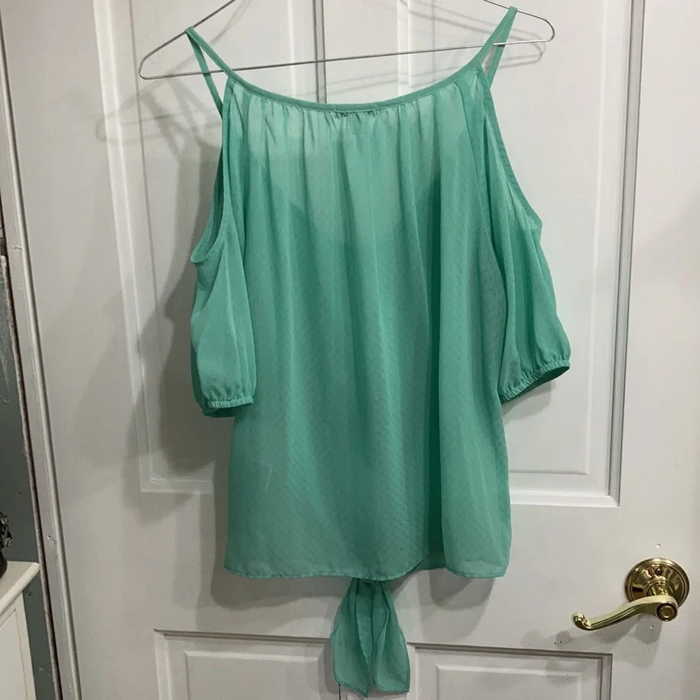 Cold Shoulder Ruffle/Button/Tie Front Top - Picture 5 of 6